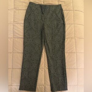 Chico's Slimming Ankle Pants in Silver Grey Paisley